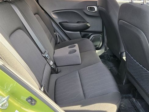 Certified 2022 Hyundai Venue SE image 15