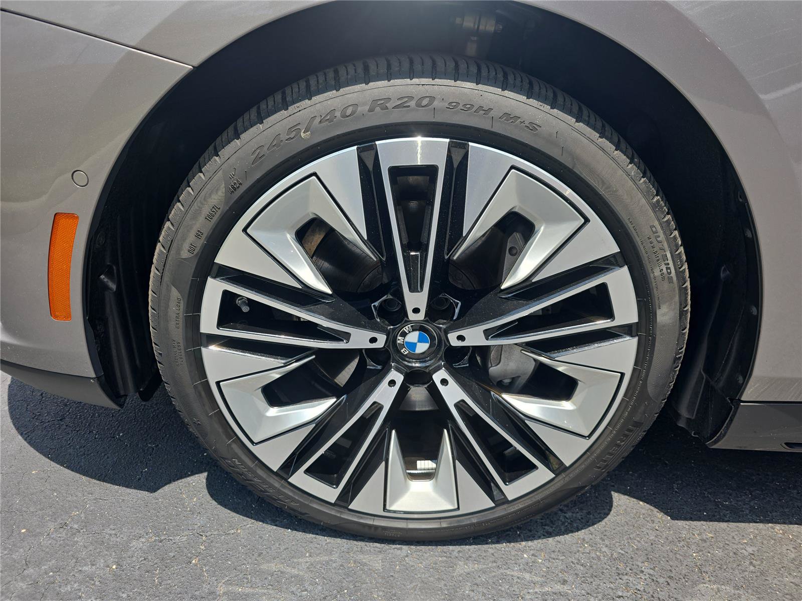 Used 2026 BMW 540i xDrive AWD/4WD image 8