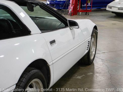 Used 1996 Chevrolet Corvette Coupe image 24