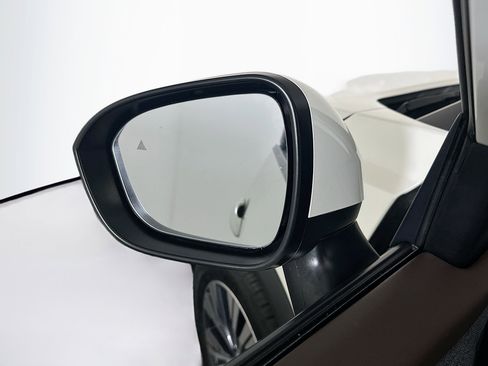 Used 2023 Nissan Rogue SV image 16