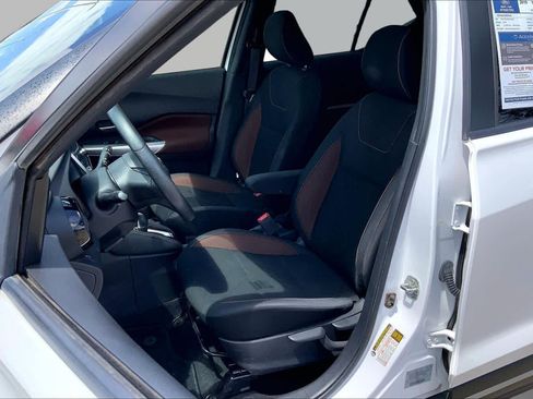 Used 2019 Nissan Kicks SR FWD image 8