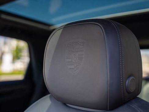 Certified 2023 Porsche Cayenne AWD/4WD image 12