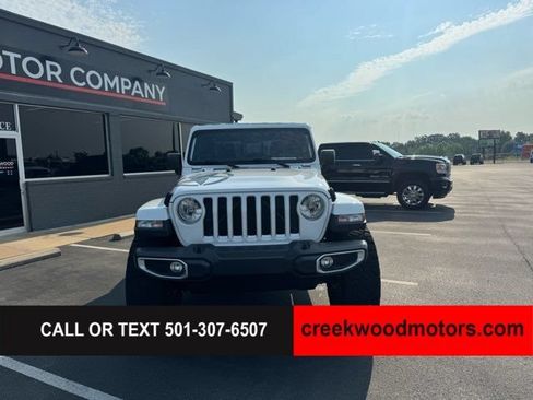 Used 2020 Jeep Gladiator Overland w/ Safety Group AWD/4WD image 15