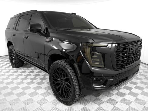 Used 2026 GMC Yukon Denali w/ Denali Reserve Package AWD/4WD image 3