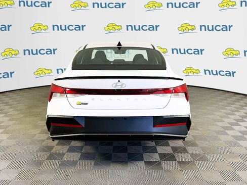 Certified 2025 Hyundai Elantra Sport FWD image 6