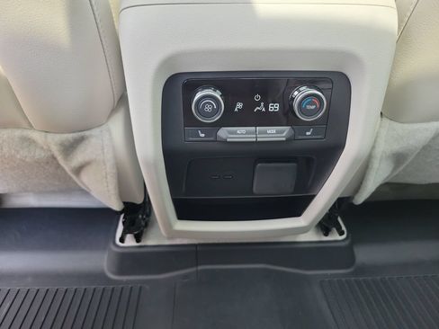 Used 2025 Buick Enclave Avenir w/ Super Cruise Package FWD image 12