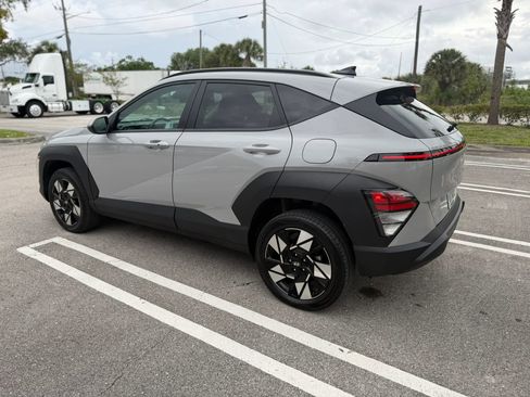Used 2024 Hyundai Kona SEL AWD/4WD image 5