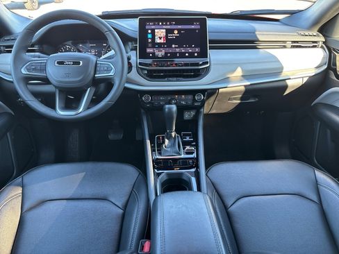 Used 2025 Jeep Compass Limited image 2