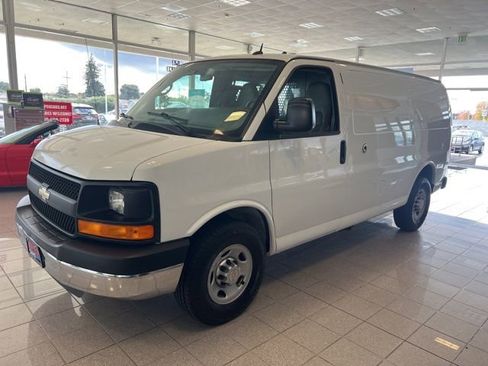 Used 2014 Chevrolet Express 2500 image 12