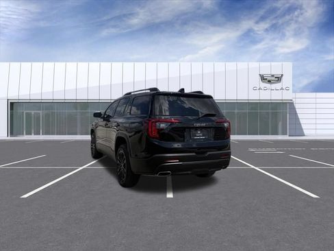 Used 2023 GMC Acadia SLE w/ Driver Convenience Package FWD image 11