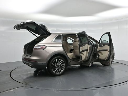 Used 2020 Lincoln Nautilus Reserve image 4