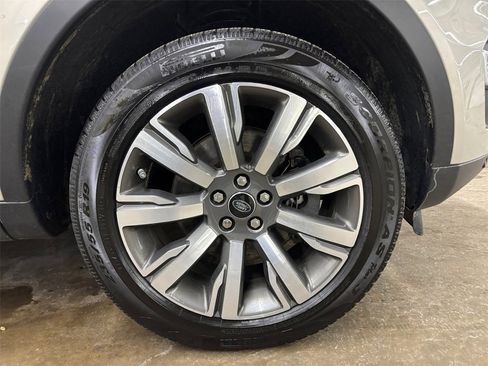 Used 2017 Land Rover Discovery Sport HSE Luxury image 35