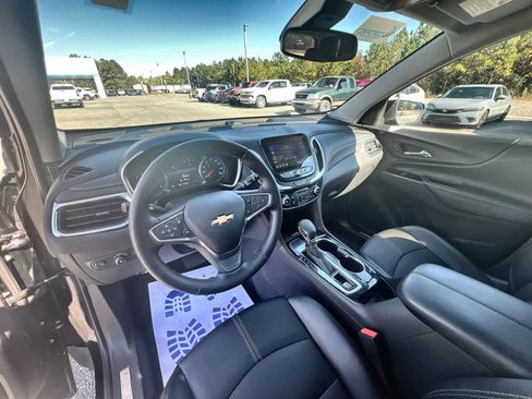 Used 2023 Chevrolet Equinox Premier image 10