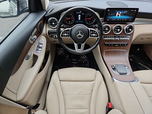 Used 2022 Mercedes-Benz GLC 300 4MATIC image 11