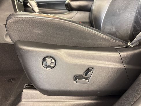 Used 2019 Jeep Grand Cherokee Altitude image 12