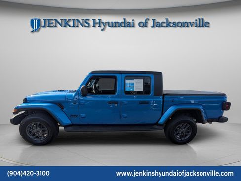 Used 2024 Jeep Gladiator Sport image 16