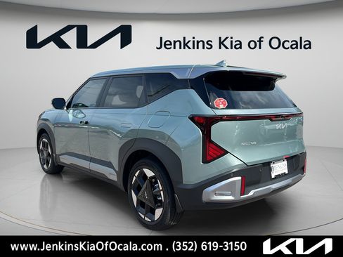 New 2027 Kia Seltos S FWD image 5