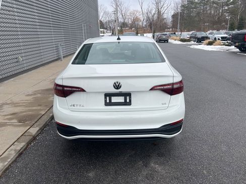 Used 2023 Volkswagen Jetta SE w/ Panoramic Sunroof Package image 29