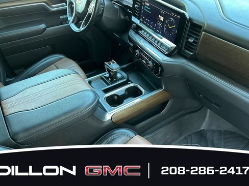 Used 2024 Chevrolet Silverado 1500 High Country w/ Technology Package AWD/4WD image 17