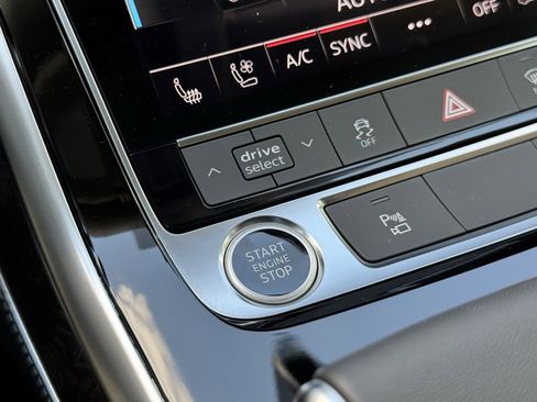 Used 2025 Audi Q8 Premium Plus image 32
