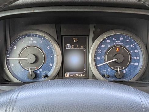 Used 2015 Toyota Sienna XLE Premium FWD image 31