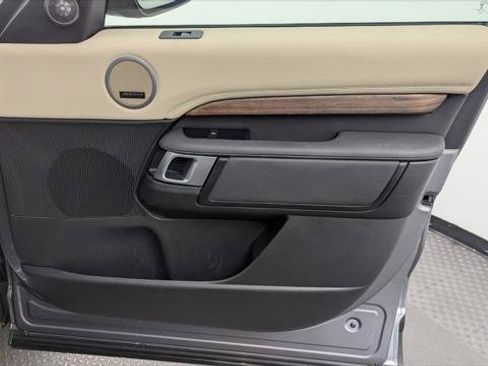 Used 2020 Land Rover Discovery HSE AWD/4WD image 23