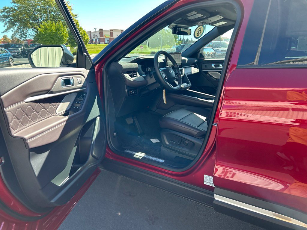 New 2027 Ford Explorer Platinum w/ LUX Leather Package AWD/4WD image 9