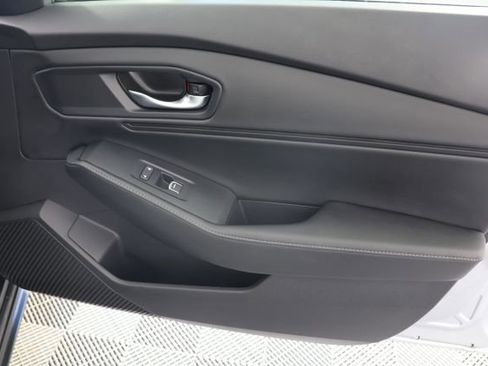 Used 2025 Honda Accord Sport image 29