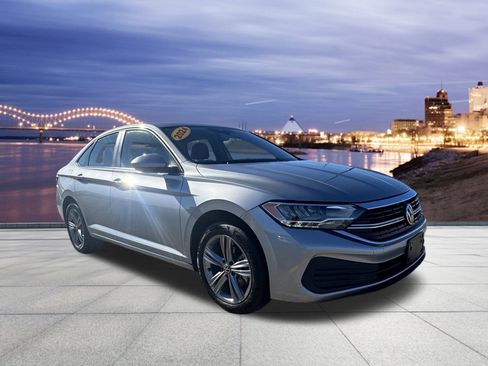 Used 2024 Volkswagen Jetta SE image 4