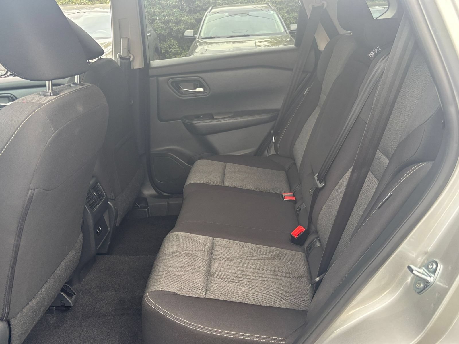 Used 2025 Nissan Rogue SV AWD/4WD image 25
