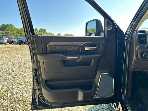 Used 2026 RAM 2500 Limited AWD/4WD image 24