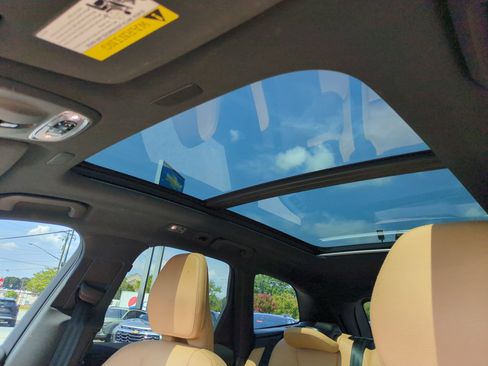 Used 2019 Volvo XC60 T5 Momentum w/ Multimedia Package AWD/4WD image 27