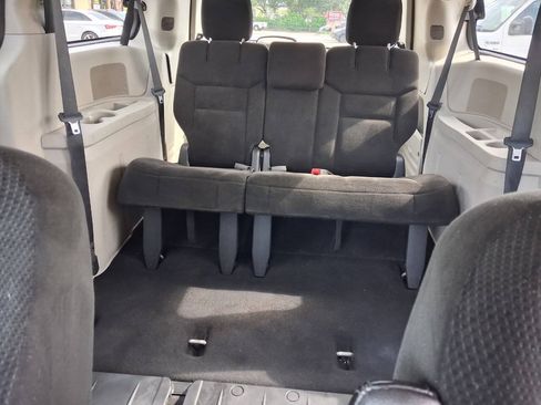 Used 2017 Dodge Grand Caravan SE w/ Power Window Group FWD image 15