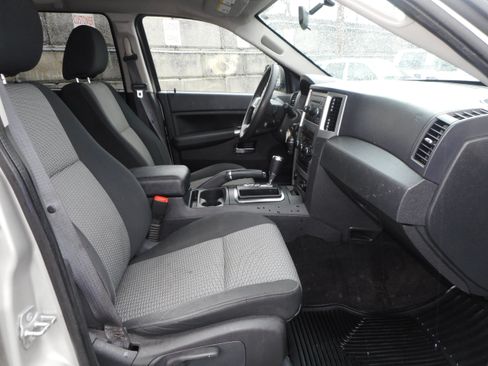 Used 2009 Jeep Grand Cherokee Laredo AWD/4WD image 26