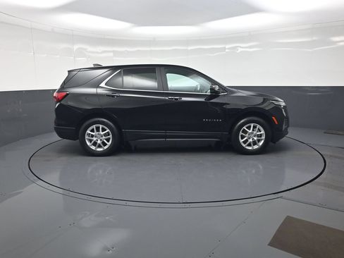 Used 2024 Chevrolet Equinox LT AWD/4WD image 2
