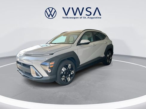 Used 2024 Hyundai Kona SEL FWD image 3