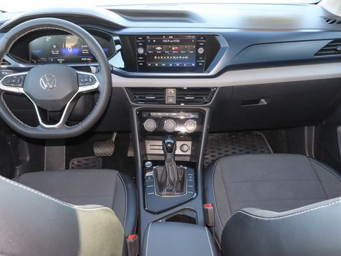 Used 2023 Volkswagen Taos SE FWD image 11
