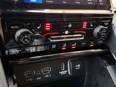 Used 2023 Jeep Grand Cherokee 4WD 4xe image 16