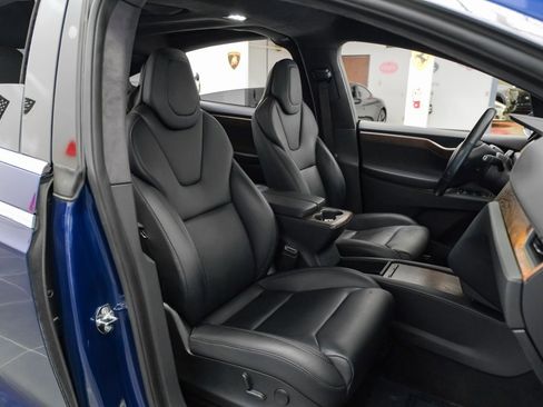 Used 2018 Tesla Model X 75D image 36