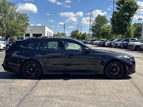New 2027 BMW M5 Touring AWD/4WD image 4