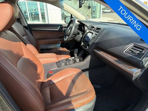Used 2019 Subaru Outback 2.5i Touring w/ Popular Package #3A AWD/4WD image 7
