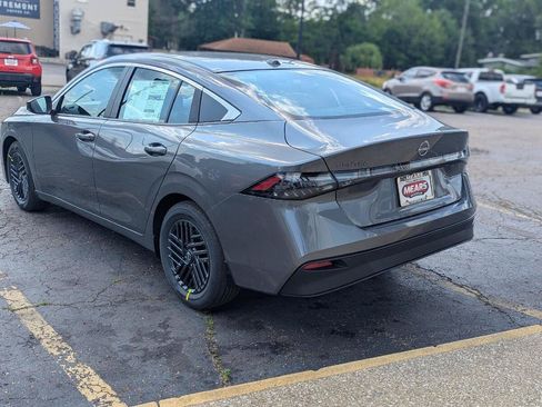 New 2026 Nissan Sentra SV w/ SV Convenience Package FWD image 4