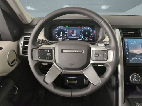 Certified 2025 Land Rover Discovery Dynamic SE image 14