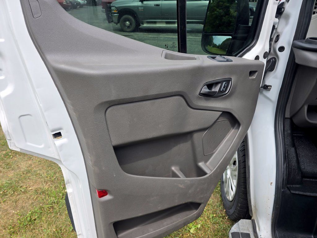 Used 2024 Ford Transit 250 Low Roof w/ Exterior Upgrade Package RWD image 13