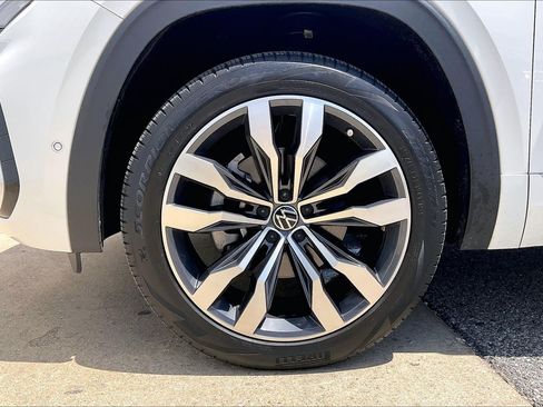 Used 2023 Volkswagen Atlas SEL Premium AWD/4WD image 11