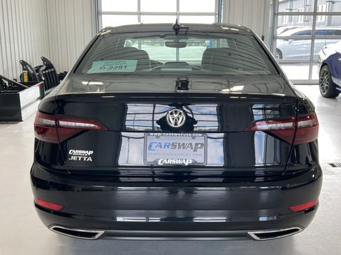 Used 2020 Volkswagen Jetta R-Line w/ R-Line Cold Weather Package FWD image 4