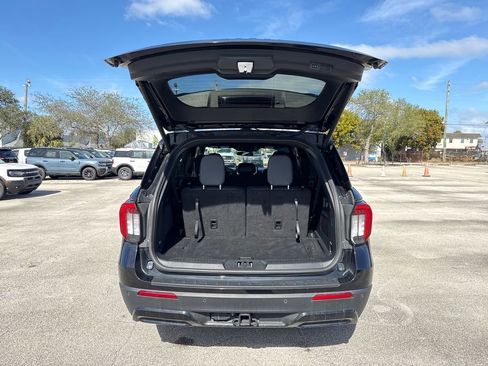 Used 2025 Ford Explorer ST-Line image 29