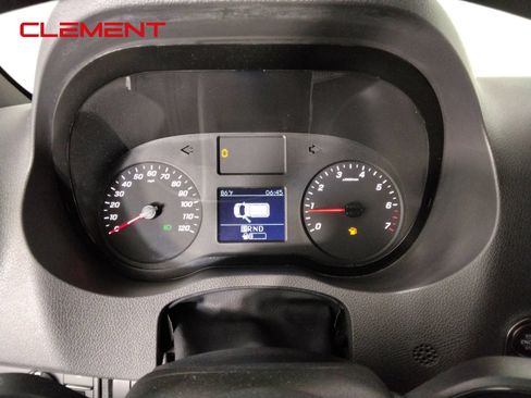 Used 2023 Mercedes-Benz Sprinter 2500 image 14