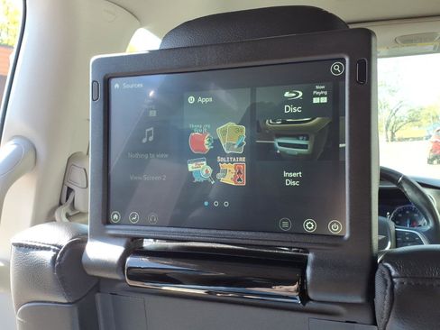 Used 2020 Chrysler Pacifica Touring-L Plus FWD image 16