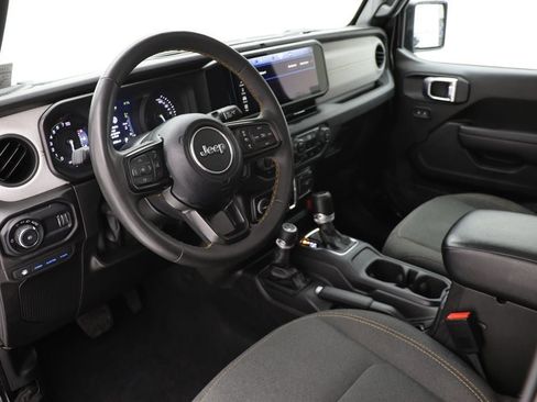 Used 2024 Jeep Wrangler Unlimited w/ Convenience Group image 14